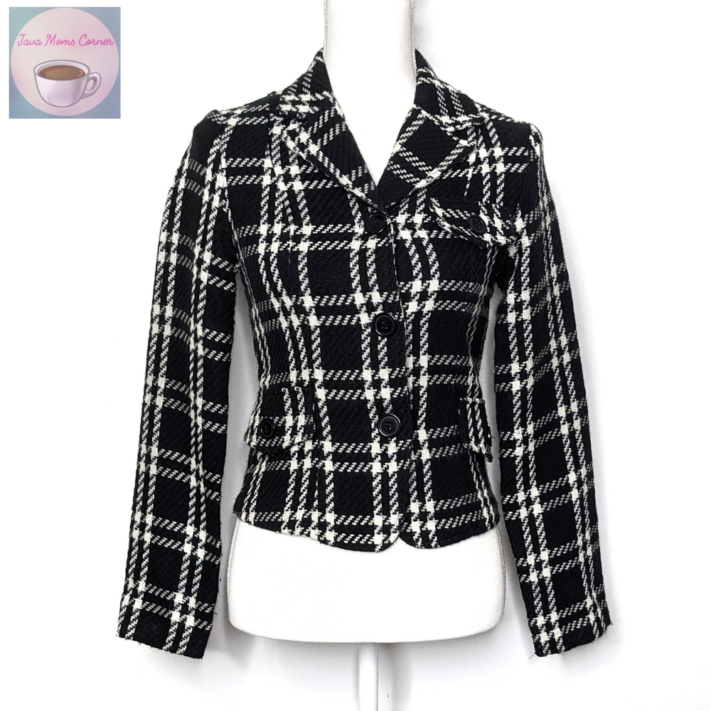 Pepper Fitted Cropped Plaid Blazer Black White